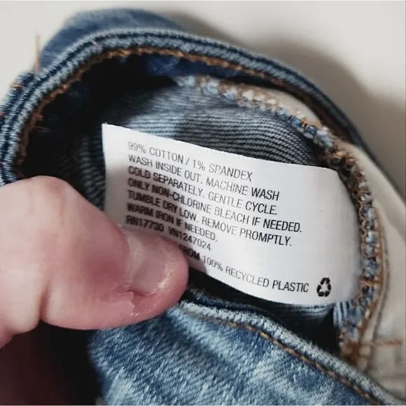 Wild Fable Medium Wash Distressed High Rise Mom Jean Size 00 - Picture 8 of 9